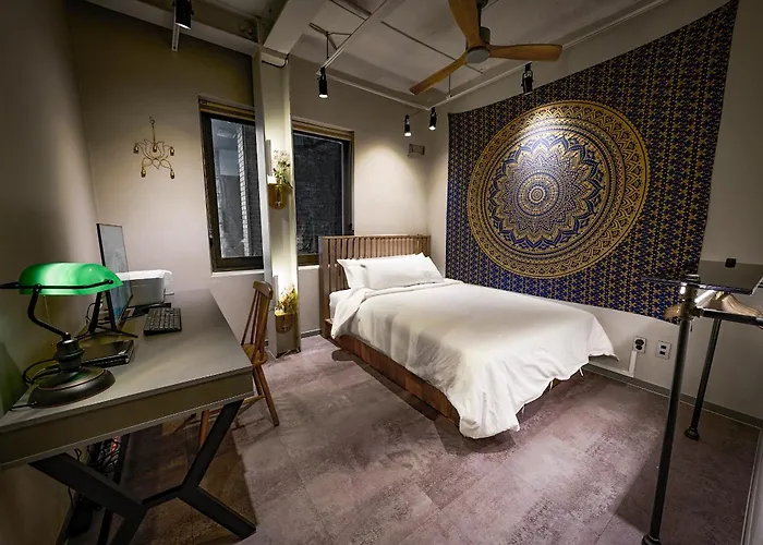 Yt Tailored Service Near Hongik Univ Station *