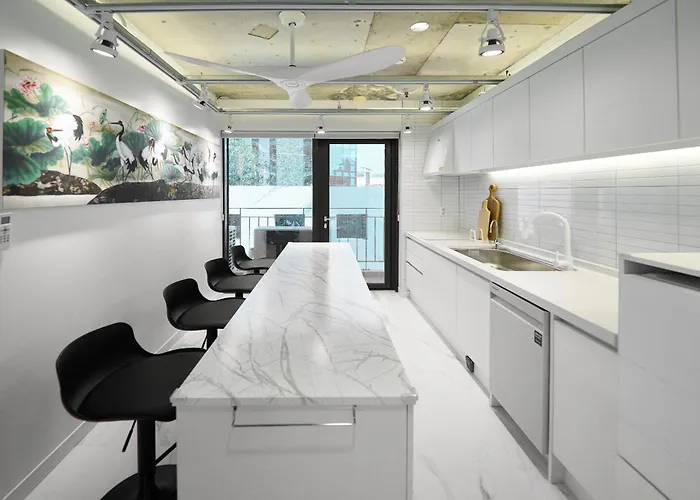 Yt Tailored Service Near Hongik Univ Station * Séoul