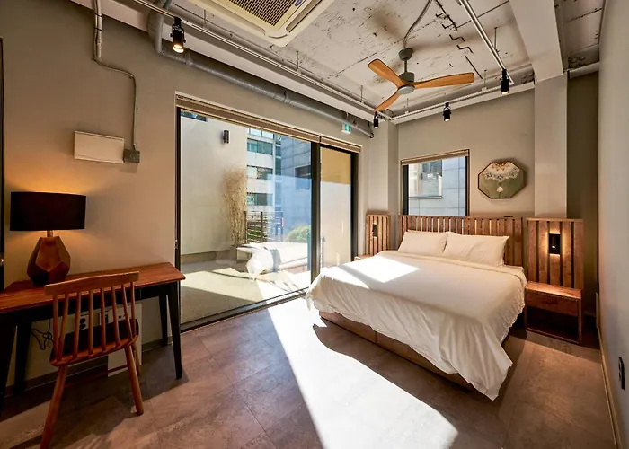 Yt Tailored Service Near Hongik Univ Station * Séoul