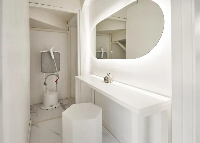 Yt Tailored Service Near Hongik Univ Station *