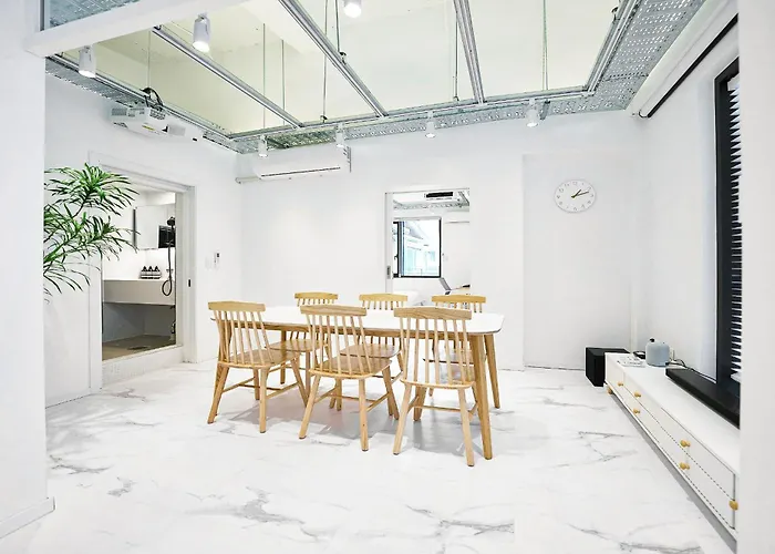 Yt Tailored Service Near Hongik Univ Station